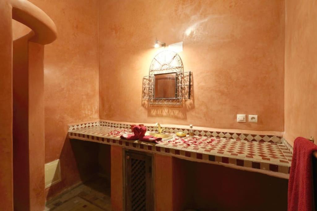 Riad En Exlusivite A 5Min De La Place Jamaa El Fna Villa Marrakesh Luaran gambar